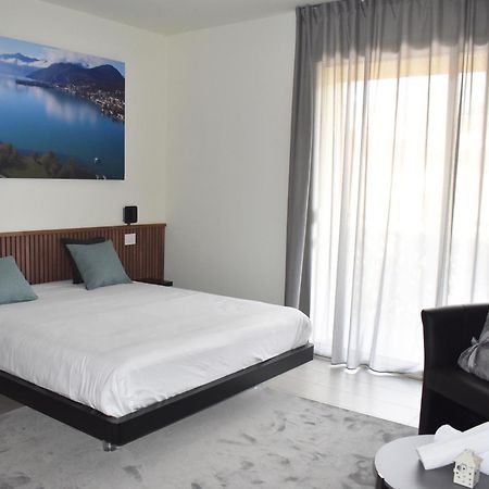 Apartamento Baia Delle Rose Via Roma 111 Costa Volpino Exterior foto