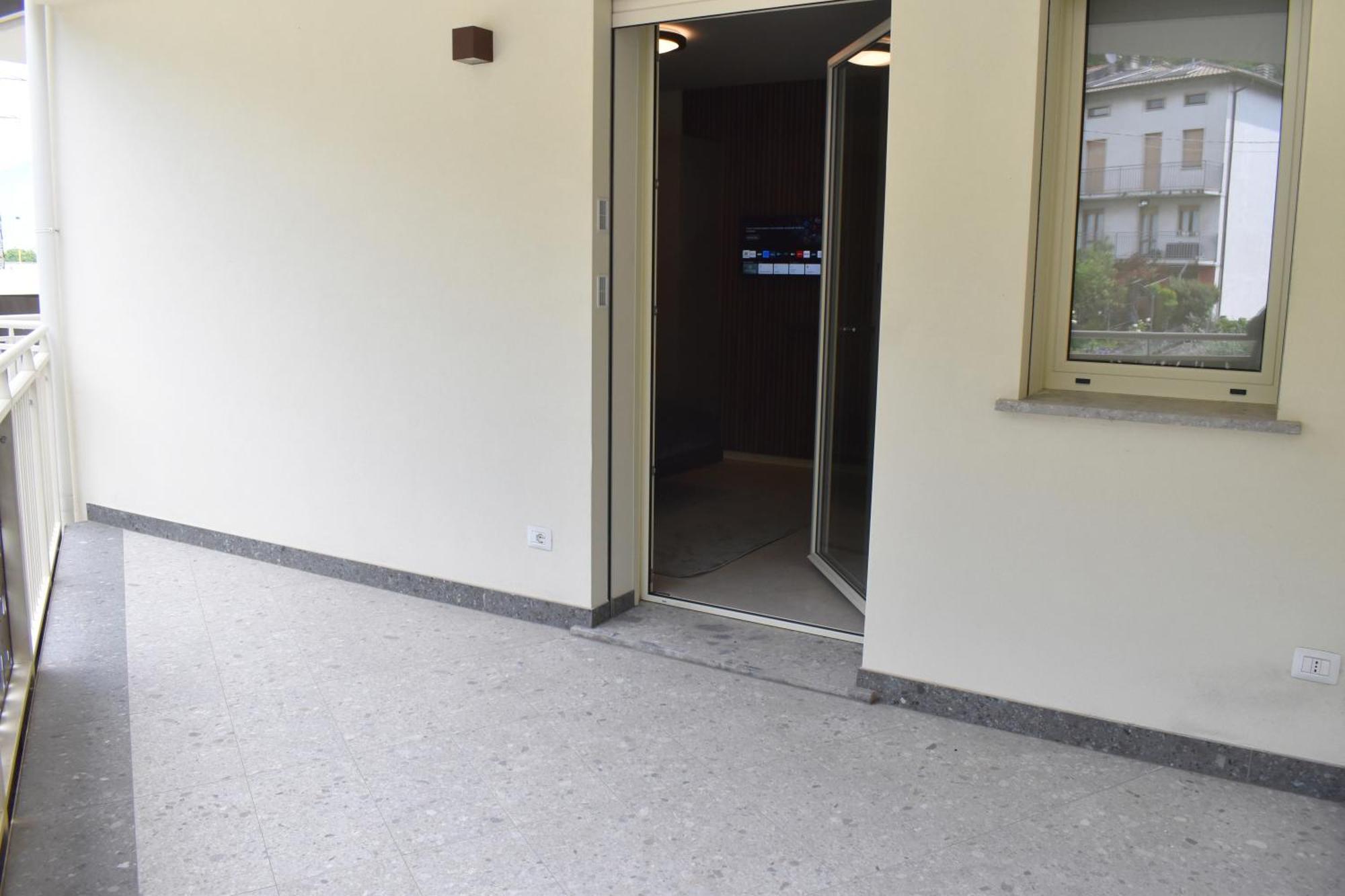 Apartamento Baia Delle Rose Via Roma 111 Costa Volpino Habitación foto