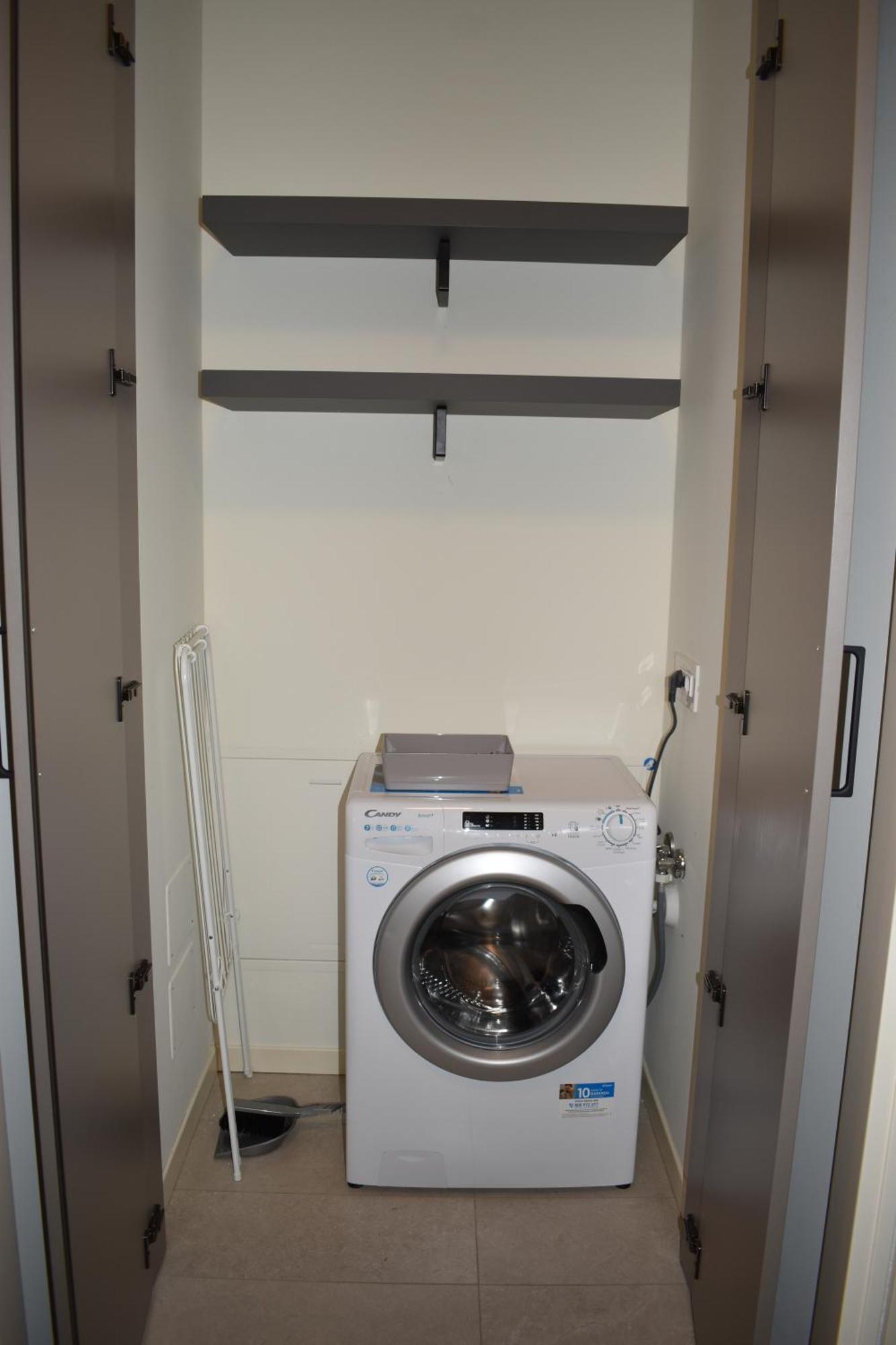 Apartamento Baia Delle Rose Via Roma 111 Costa Volpino Habitación foto