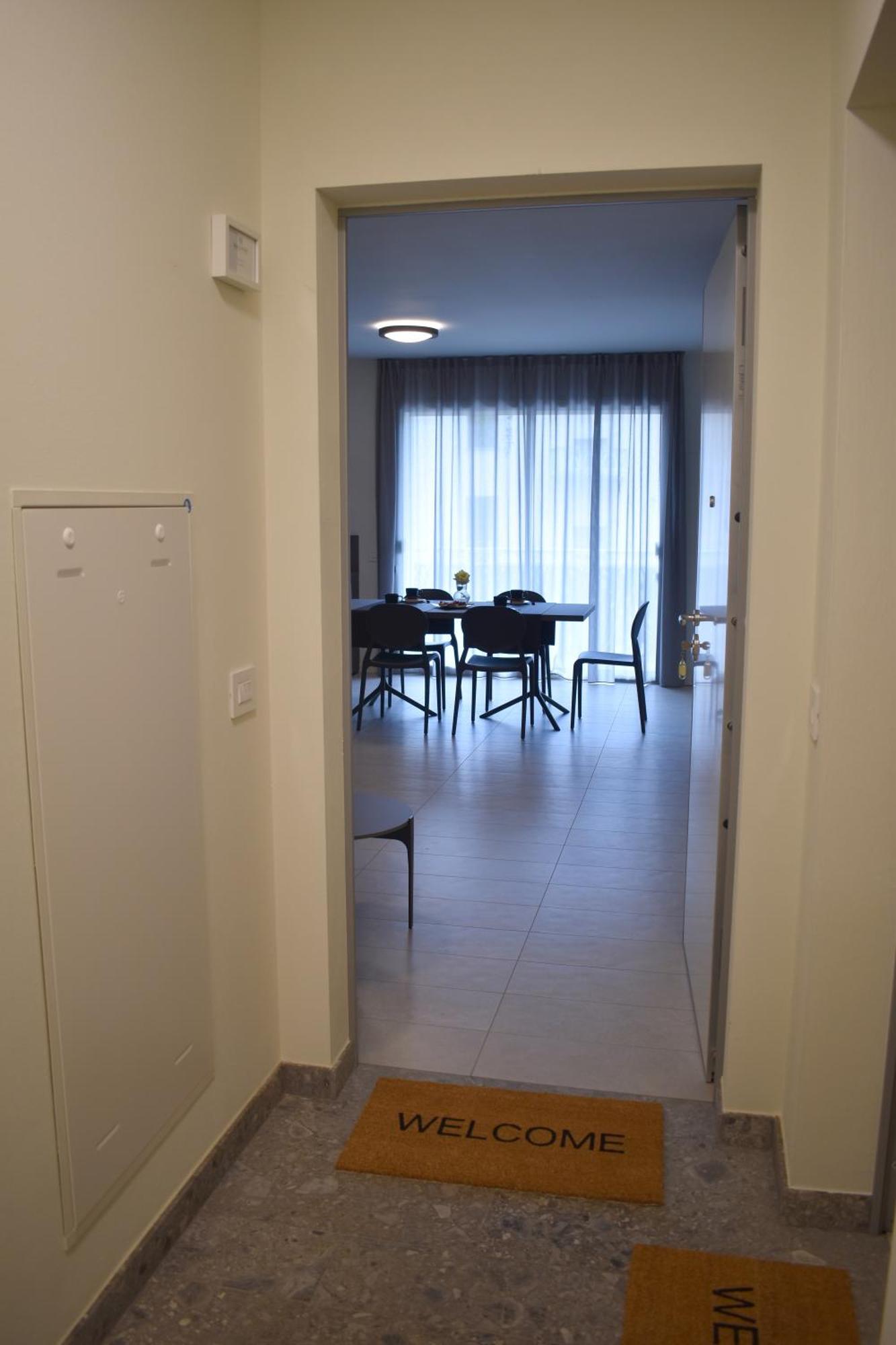 Apartamento Baia Delle Rose Via Roma 111 Costa Volpino Habitación foto