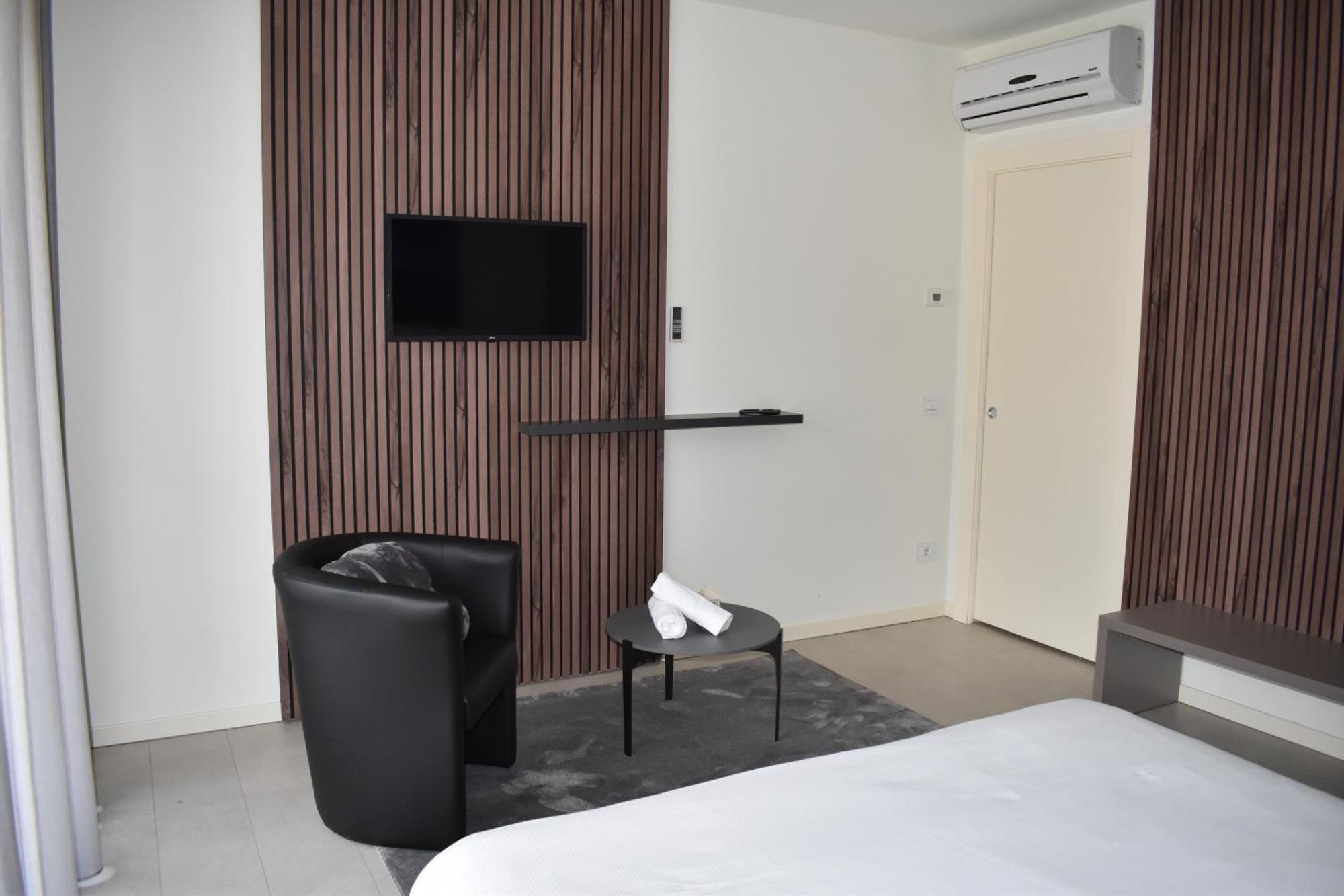 Apartamento Baia Delle Rose Via Roma 111 Costa Volpino Habitación foto