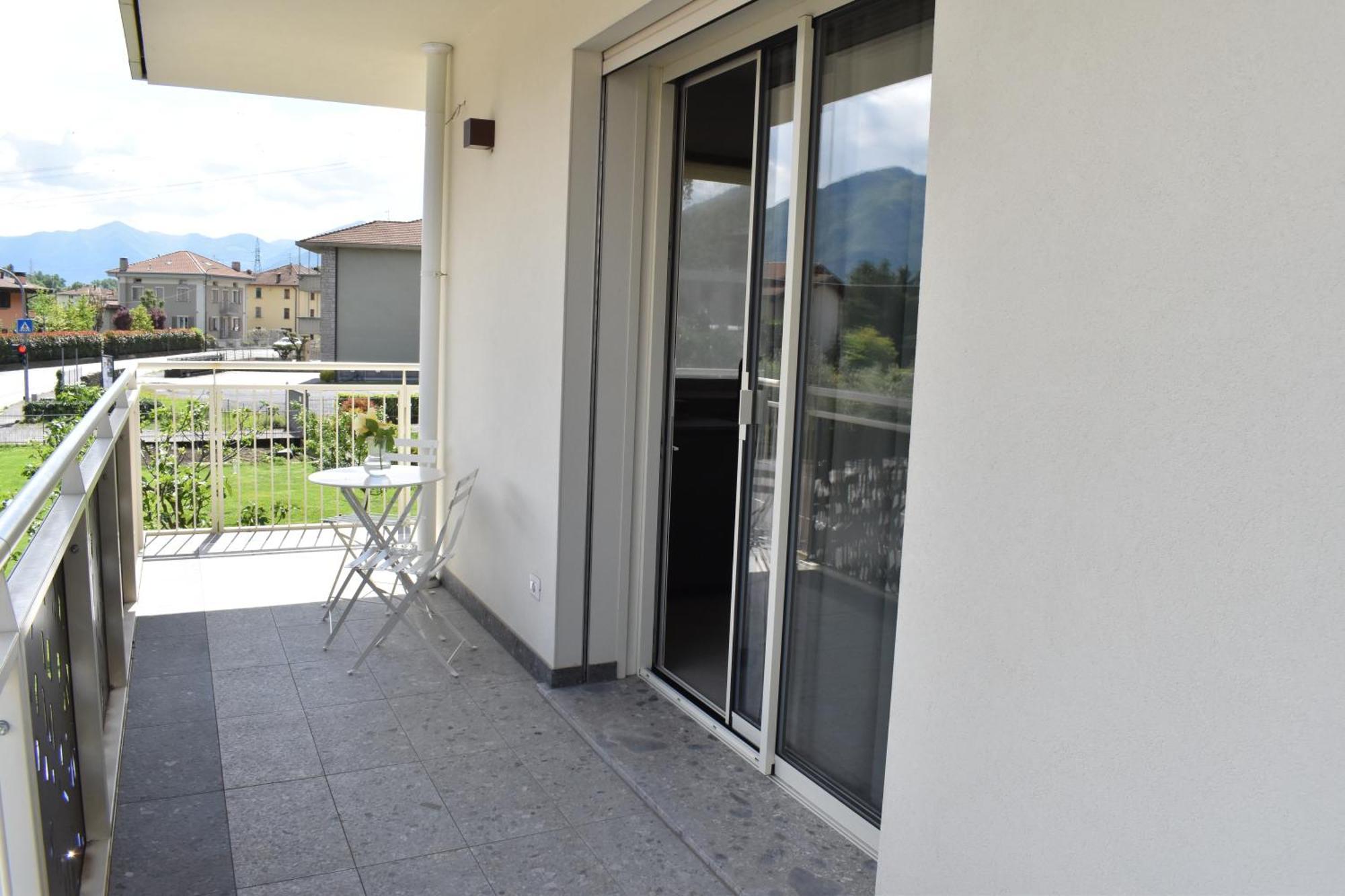 Apartamento Baia Delle Rose Via Roma 111 Costa Volpino Exterior foto